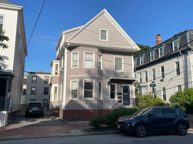 Late spring morning at 28 North, - 28 North St Unit 1
