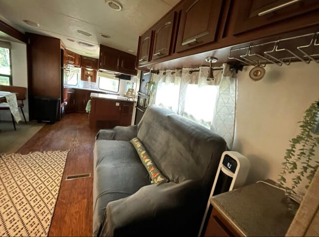 Photo - 2750 Lent Rd