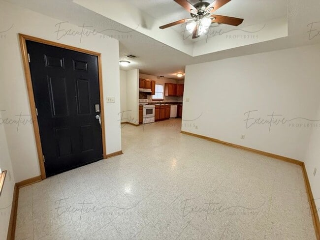 Photo - 2204 N Malcolm St Unidad A