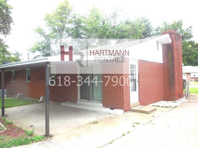 Photo - Three Bedroom 2 Bath Brick Home with 2 Car Garage!!