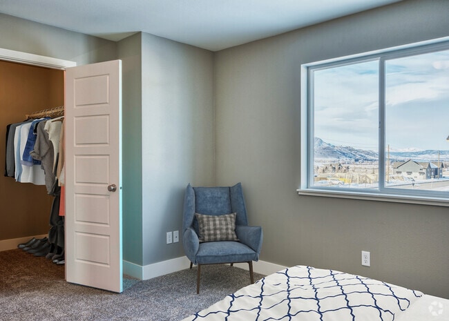Building Photo - 640 Ptarmigan Ln Rental