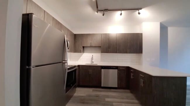 Photo - 201 W Lake St