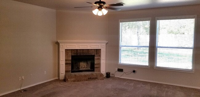 Photo - 619 Rolling Hills Dr