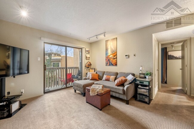 Building Photo - 941 Calle Mejia Unit Reserve 621