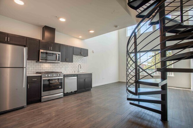 Photo - The Angelino