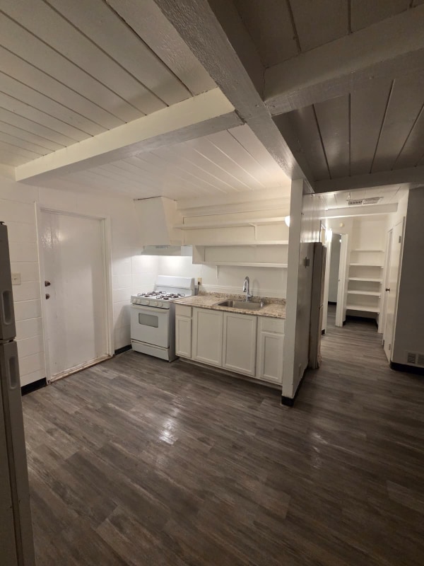 Photo - 11 E San Joaquin St