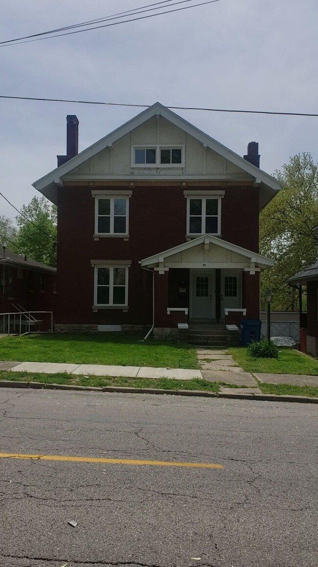 Building Photo - 1015 W High St Unit C