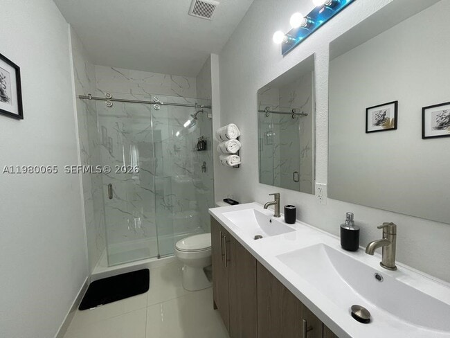 Photo - 302 NW 11th Ct