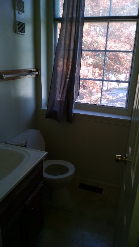 Photo - 160 N York St