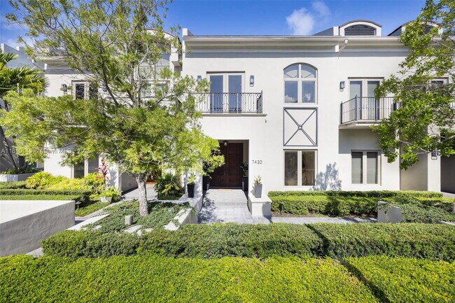 Building Photo - 7430 SW 56th Ct