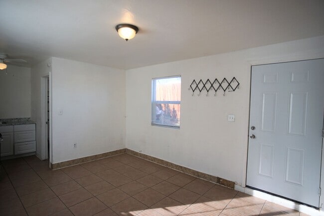 Photo - 430 Crawford St Unit B