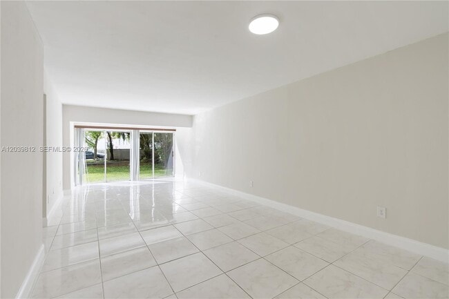 Photo - 9180 Fontainebleau Blvd Unit 103
