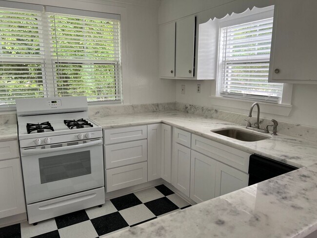 Photo - 1BR One Block from Piedmont Park! ~ Renovated! Unit 286-03