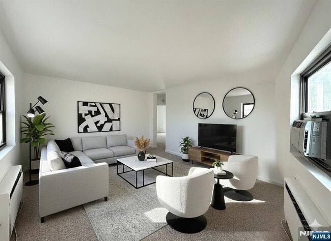 Building Photo - 3031 Edwin Ave Unit 5C