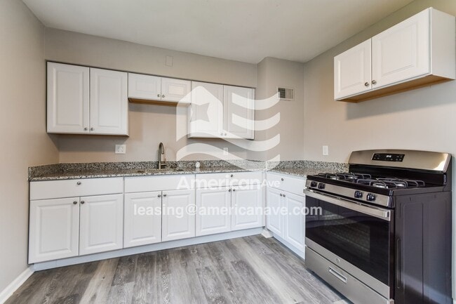 Photo - 4655 N 40th St