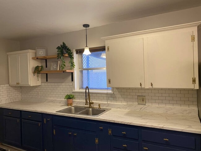 Photo - 4604 Mercedes Dr