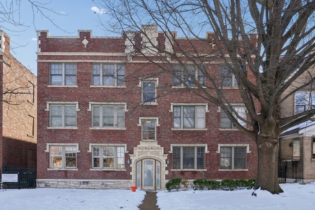 Building Photo - 4228 McPherson Ave Unit #213