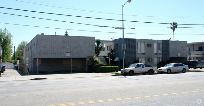 Photo - 13940 Sherman Way