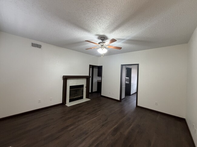 Photo - 2114 92nd St