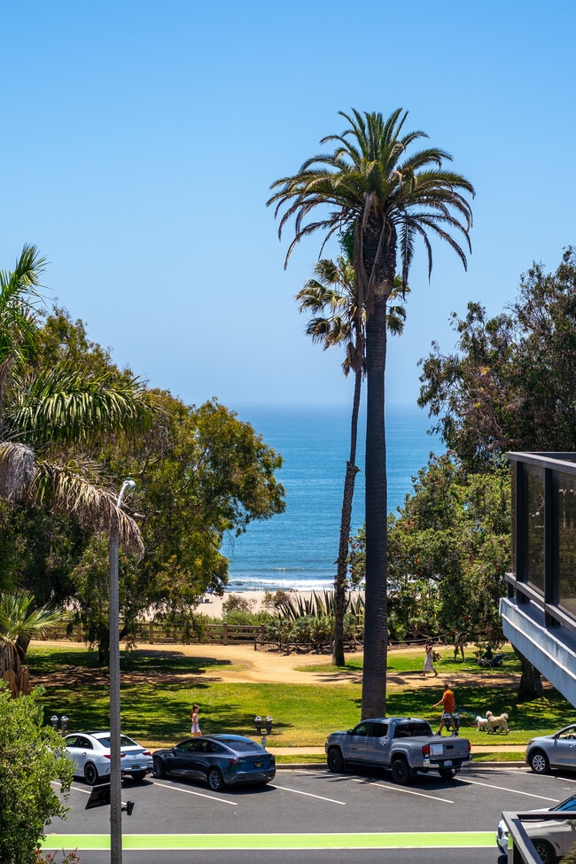 833 Ocean Ave Unit 304