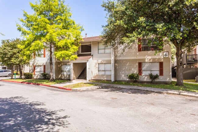 Broadway Oaks Apartment Homes - Broadway Oaks Apartment Homes