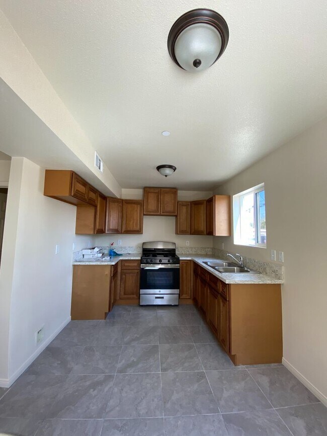 Photo - 574 Holt Ave Unit #3