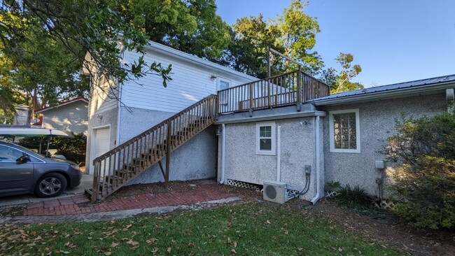 Curbside View - 422 Seabreeze Dr Apartment Unit Beach Studio