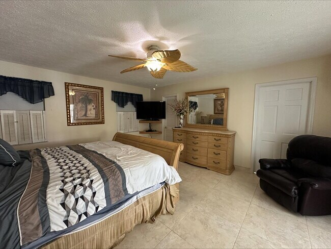 Photo - 2085 SE Hanford Rd