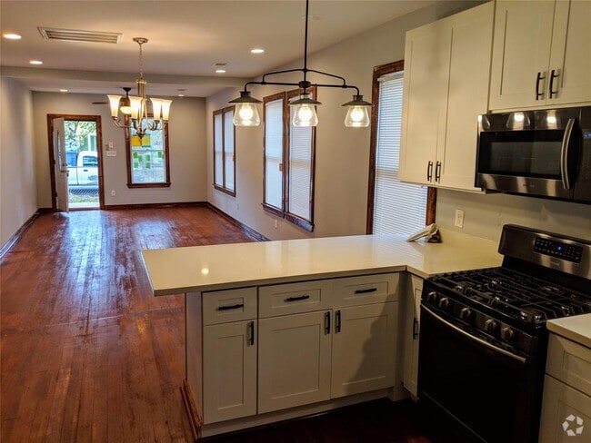 Building Photo - 5118 Dunlop St Rental
