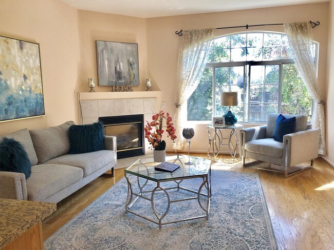 Photo - 1451 Robinson Ave