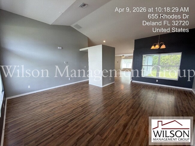 Photo - 655 Rhodes Dr