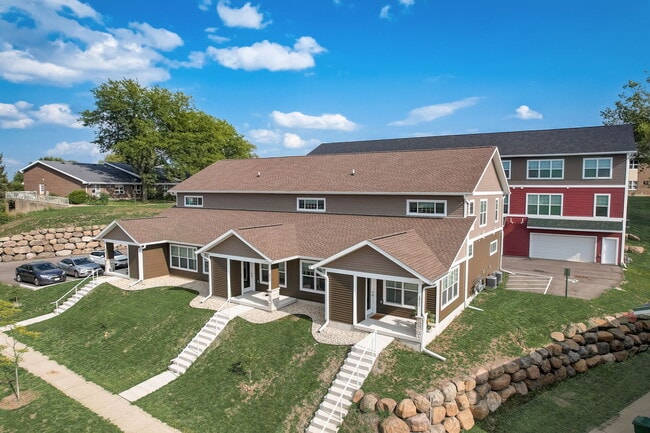 Building Photo - 1921 Eastwood Way Unit 1921