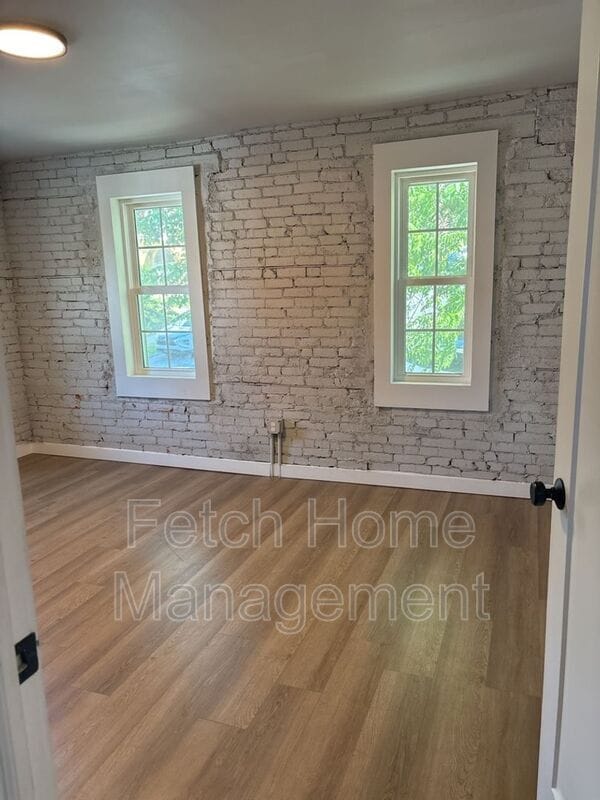 Photo - 218 Walnut St