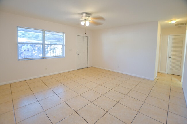 Photo - 3964 Roan Ct W