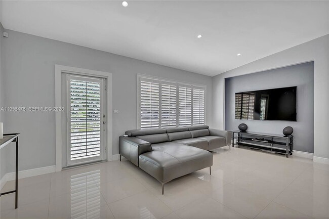 Photo - 8015 SW 136th St