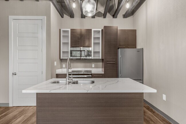 Photo - 901 9th St Unidad LOFT F