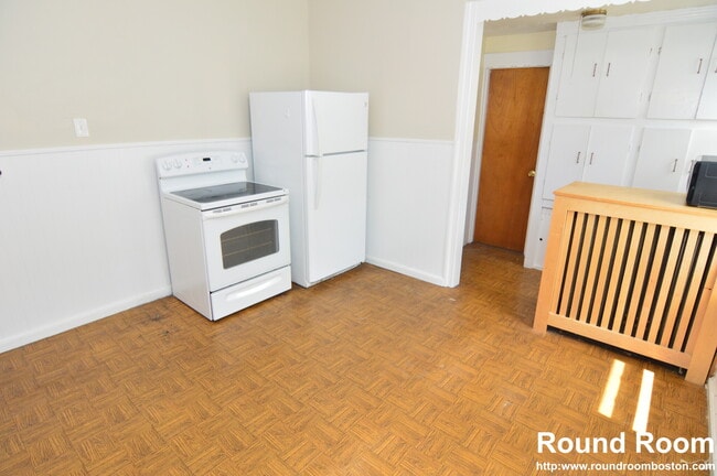 Building Photo - 100 Etna St Unit 1