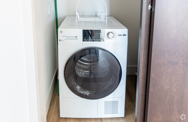 U-Shape - Washer & Dryer in Every Apartment