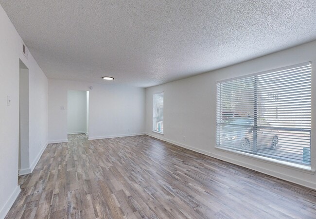 Photo - Regency Apartments