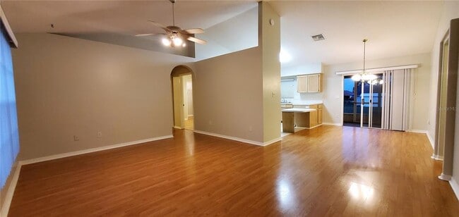 Photo - 913 Palm Forest Ln