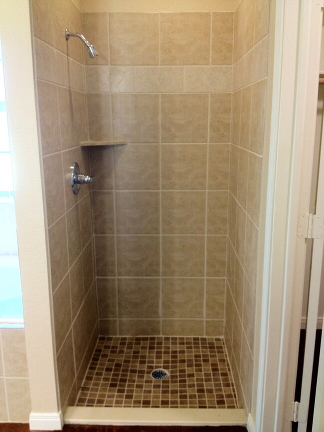 205 Chapel Trail Cir