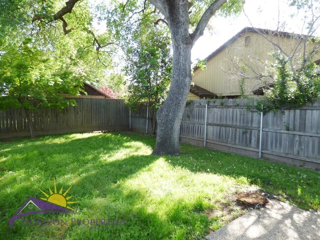 Photo - 3 Bed 2 Bath 1,317sqft Citrus Heights Home in Wildwood Estates