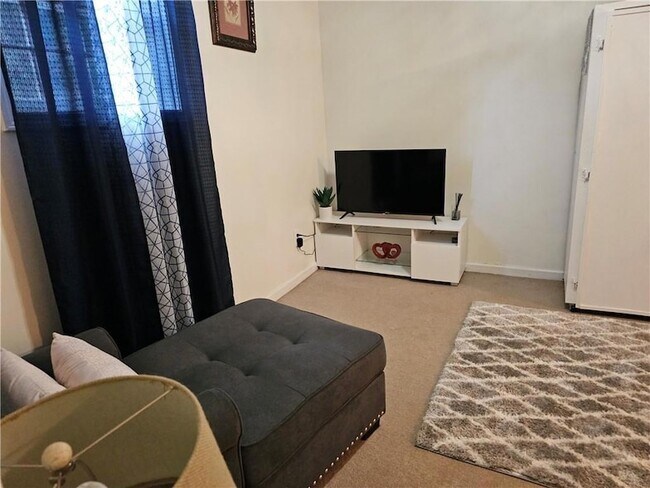 1500 Old Salem Dr SE