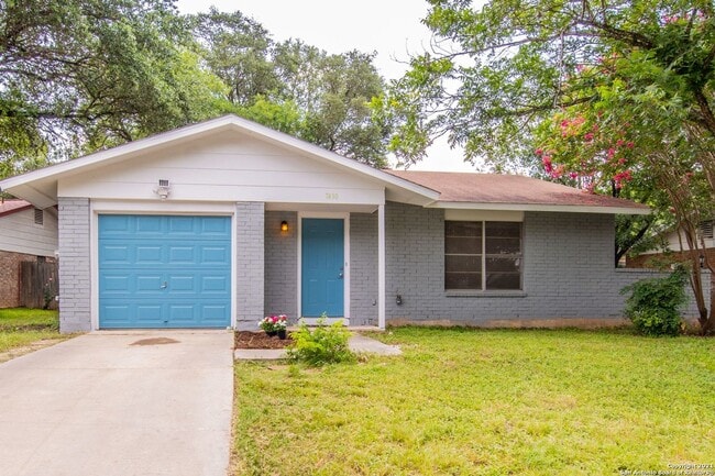 Building Photo - Coming soon....Super Cute Stylish Home w/ Modern Upgrades