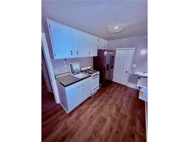 Photo - 20660 Holyoke Ave