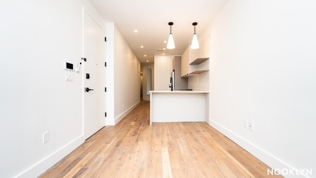 Photo - 43 Kingston Ave Unit 1a