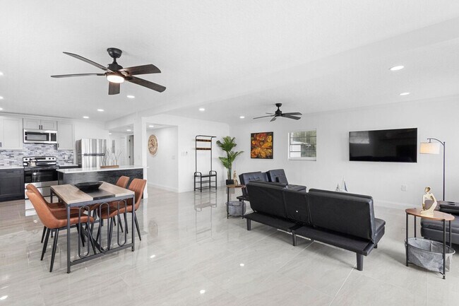 Photo - 1780 Lake St Unidad ID1094232P