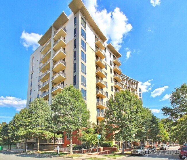 Photo - 701 Royal Ct