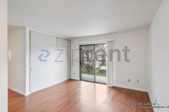 Photo - 321 Athol Ave