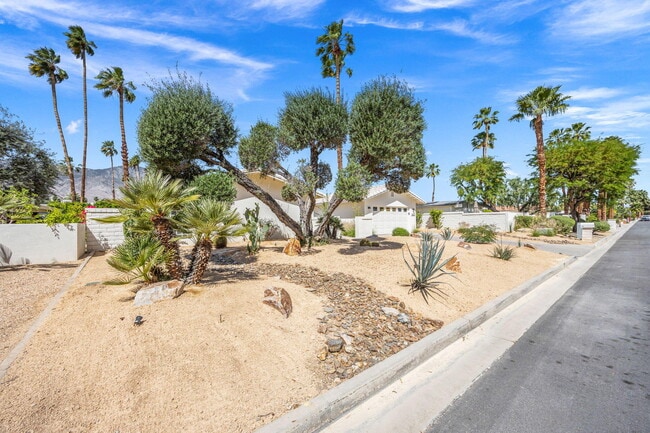 Photo - 2063 S Broadmoor Dr